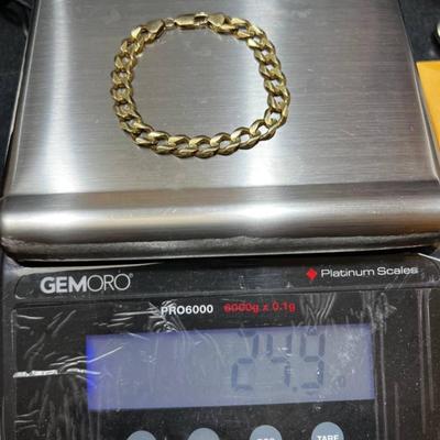 14 k Gold bracelet Reserve set