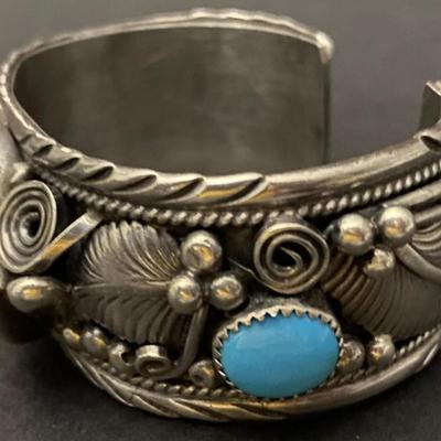 Sterling silver turquiose bear claw bracelet sighned