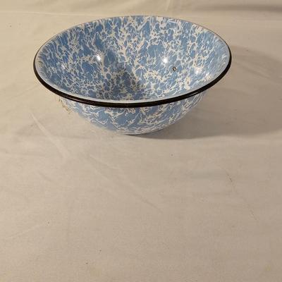 Assorted Enamelware Bowls & More (K-JS)