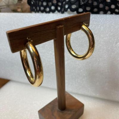14 k Gold hoop earings 4.1 g