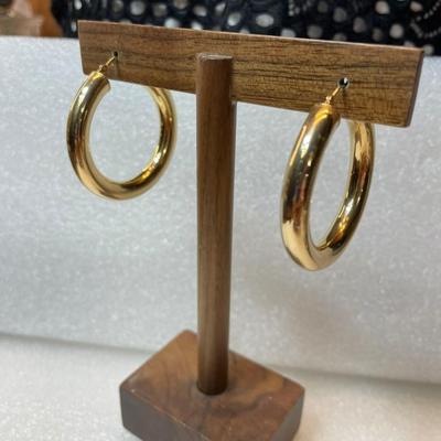 14 k Gold hoop earings 4.1 g