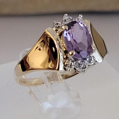 10k Gold Ring Diamond aquamarine size 7 4.2 g