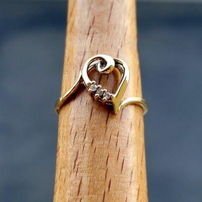 Gold Ring diamond size 9