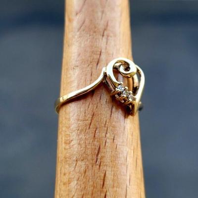 Gold Ring diamond size 9