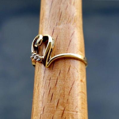Gold Ring diamond size 9