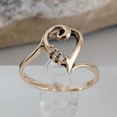 Gold Ring diamond size 9