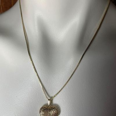 14 k Gold heart necklace