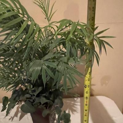 VASED FAUX PLANTS AND SERVING TRAY