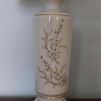 Beautiful Floral Design Table Lamp