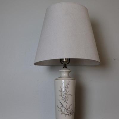 Beautiful Floral Design Table Lamp
