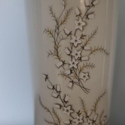 Beautiful Floral Design Table Lamp