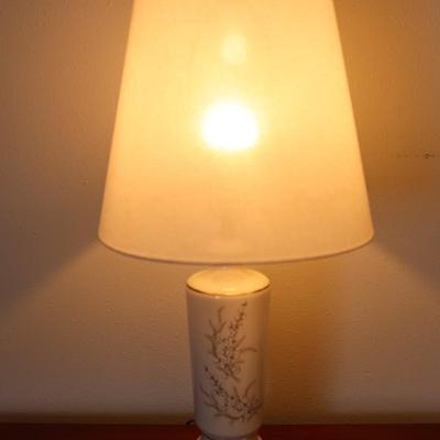 Beautiful Floral Design Table Lamp