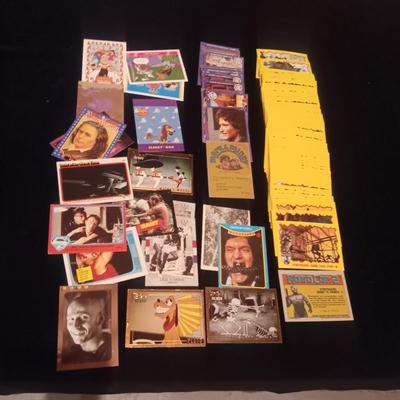 MORK & MINDY, ROBOCOP 2 AND MORE TRADING CARDS