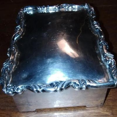 Sterling silver box 296 g