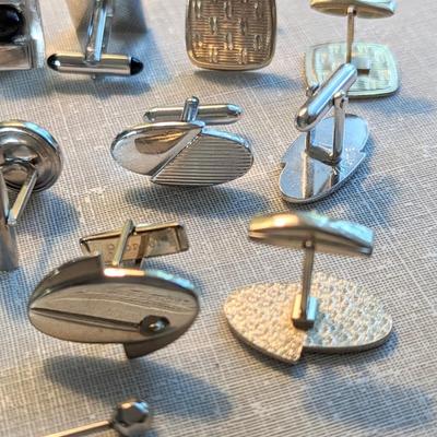 21 pc mens vintage jewelry Swank cufflinks tie pins collar pin