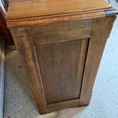 East lake Dresser