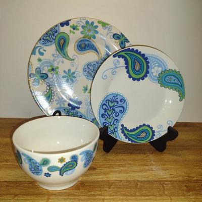 Royal Norfolk Dinnerware- 12 Pieces