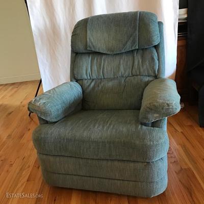 LOT 39-  La Z Boy - 2 Reclining Chairs and Couch