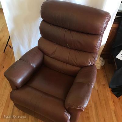 LOT 39-  La Z Boy - 2 Reclining Chairs and Couch