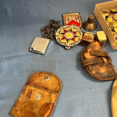 Military collectibles lot