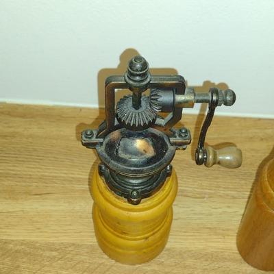 Pair of Hand Grind Wood Post Pepper Mills
