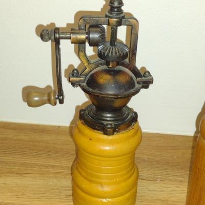 Pair of Hand Grind Wood Post Pepper Mills