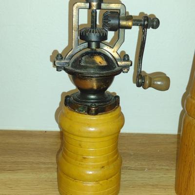 Pair of Hand Grind Wood Post Pepper Mills