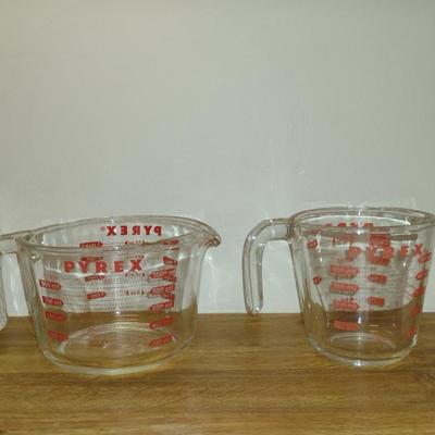 Pair of Pyrex Measuring Cups- One Pint, One Quart Sizes
