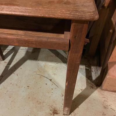 Desk w Sliding Drawer