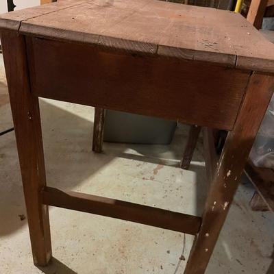 Desk w Sliding Drawer