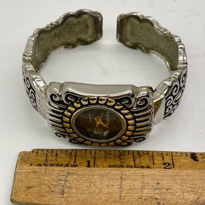 Geneva Fashion Women's Watch