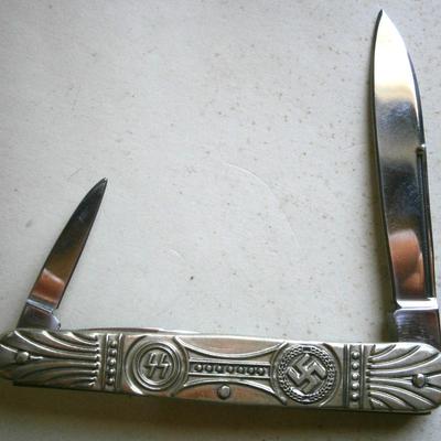 Contemporary WWII German Style Pocket Knife