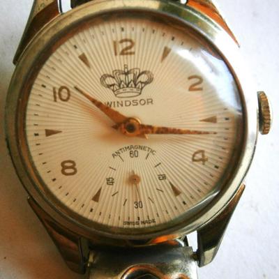 Vintage WINDSOR Wristwatch made in Switzerland