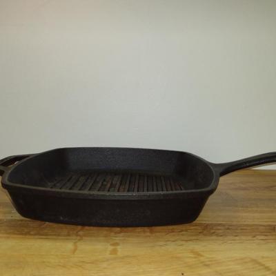 Lodge 10 1/2" Cast Iron Grilling Pan