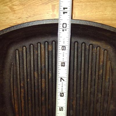 Lodge 10 1/2" Cast Iron Grilling Pan
