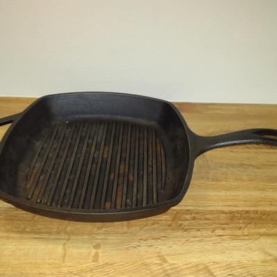 Lodge 10 1/2" Cast Iron Grilling Pan