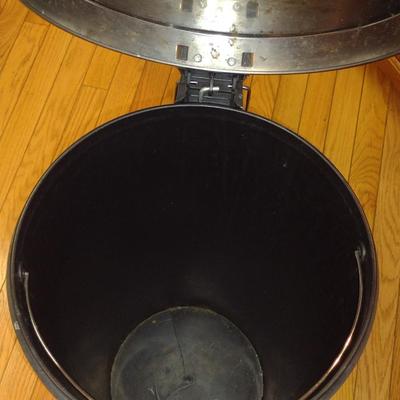 Stainless Steel Cylindrical Waste Can with Foot Pedal