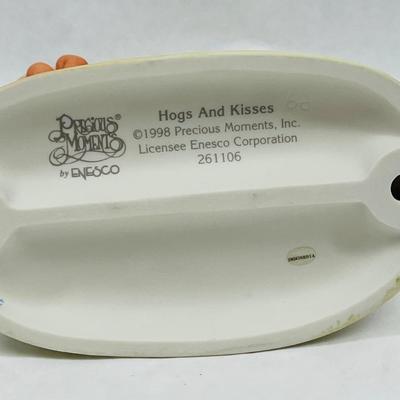 Precious Moments HUG AND KISSES figurine