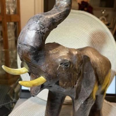 Vintage 14" x 14.25" Leather Elephant Figurine Home Decor Pre-owned from an Estate in Good Condition.