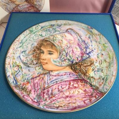 Edna Hibel Rosenthal Plate Baronesse Johanna-Maryke Van Vollendam 3rd in the Series Original Box with Papers.