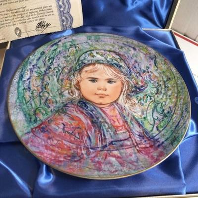 Edna Hibel "La Contessa Isabella" Collectors Plate the Nobility of Children 1st in the Series w/COA in Original Box/Paper.