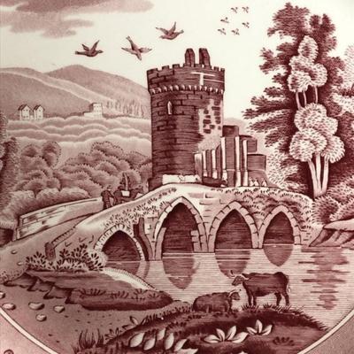 Lucano by Spode Archive Collection Traditions Series Pink Red Transferware Dinner Plate 10.5in Diameter in VG Condition.