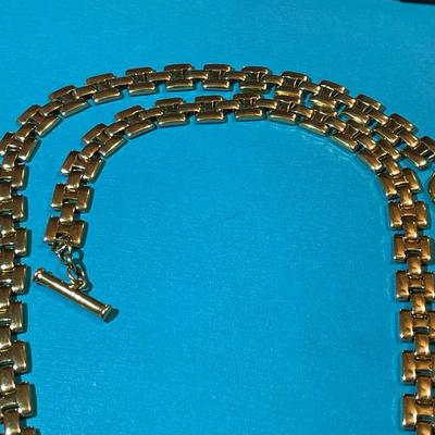 Vintage Mid-Century 30" Gold-tone Fashion Necklace in VG Preowned Condition.