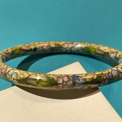 Vintage Asian Cloisonne Fashion Bracelet 1/4" Wide in VG Preowned Condition.