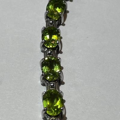 Stunning Sterling Silver .925 Peridot All-Around Stine Necklace 17.5" Long 34.8 Grams TW in VG Preowned Condition.