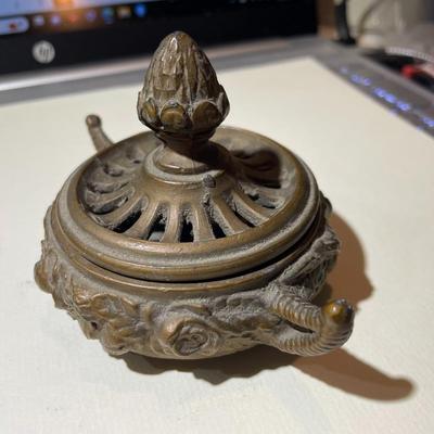 Antique Bronze/Brass Heavy Incense Burner 3.25" x 4.5" x 2.5" tall Preowned from an Estate as Pictured. No Base Markings.