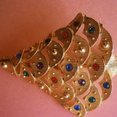 Vintage Christmas Tree Pin signed J.J.