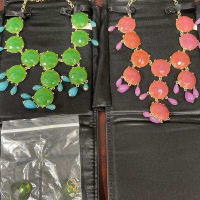 2 Large stone necklace & earrings