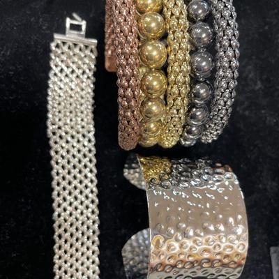 3 metallic color bracelets