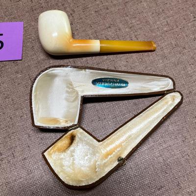 Lot of pipes & pipe case